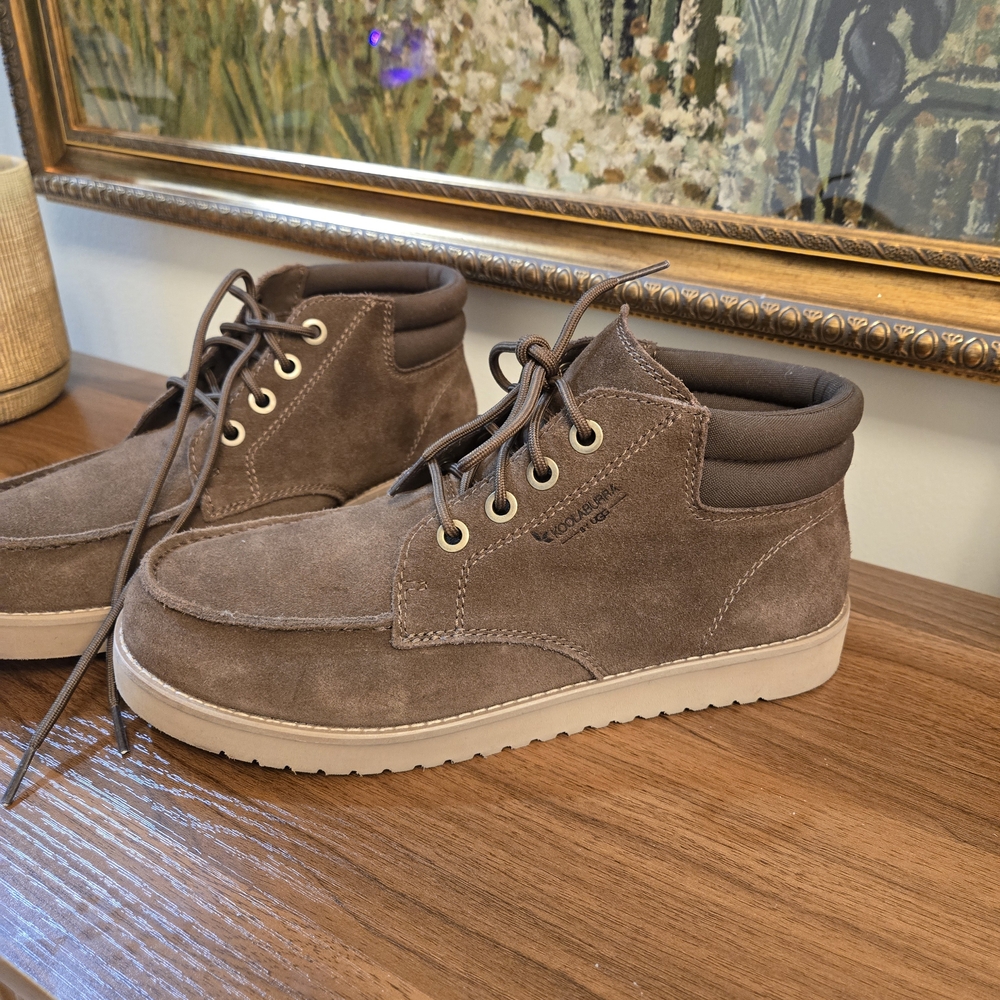 Koolaburra Men's Tan Suede Chukka Boots